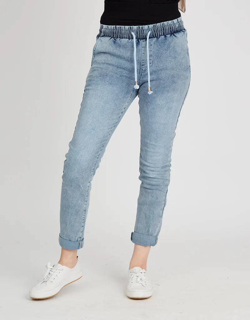 Elastic Waist Loose Fit Jeans