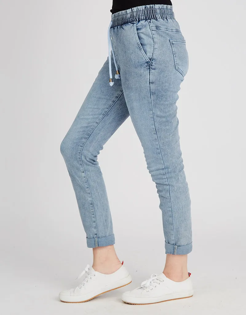 Elastic Waist Loose Fit Jeans